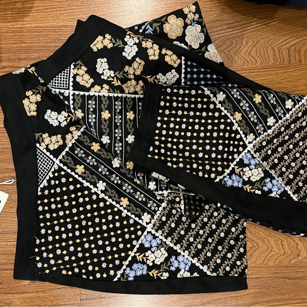 Savanna Jane skirts zips in the back nwt